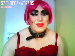 Suczka z czerwonymi usteczkami dla penisa💋💋💋