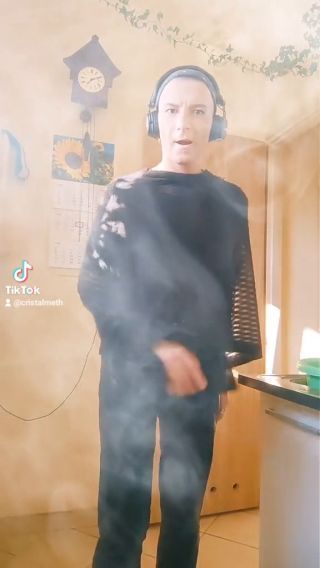 8f517bbeaea9e5a86b643a0a1d4252c7.mp4
