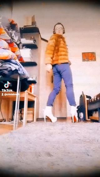 4e1faf7a12bccc5d2f469376a78f0144.mp4