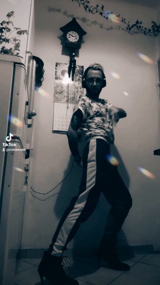 0d3d54cb0c26644e359437800911be42.mp4