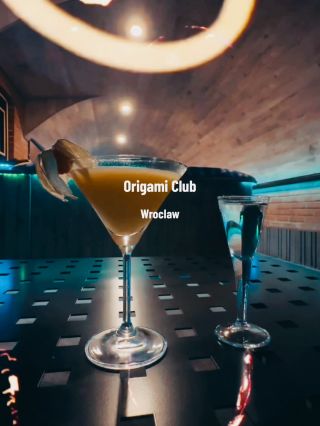 🍸