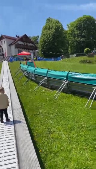 7ec083a1-09af-4050-9eec-d0698c5fe5a9.mp4