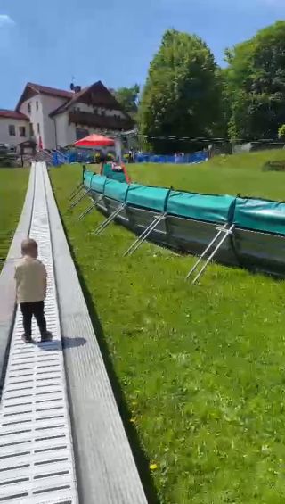 7ec083a1-09af-4050-9eec-d0698c5fe5a9.mp4