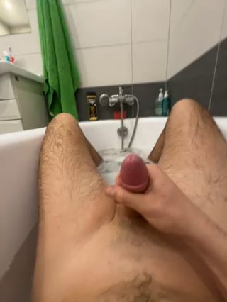 Kąpiel a przy okazji przeglądanie zbiorniczka 😉