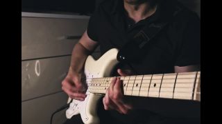 🎸