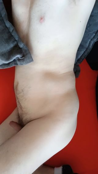 Tutaj krótki pokaz moich  wdzięków 