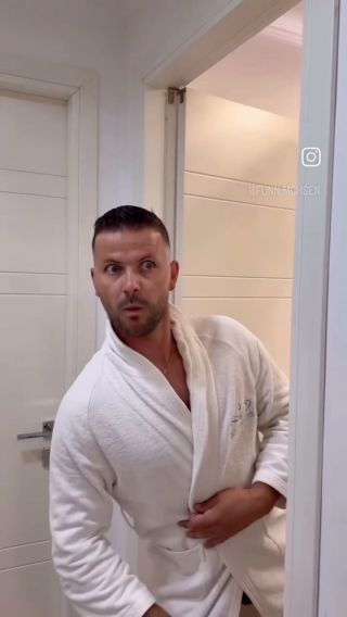 1000030787.mp4