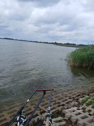 Miało być może albo tak albo nie może a wyszło jezioro.