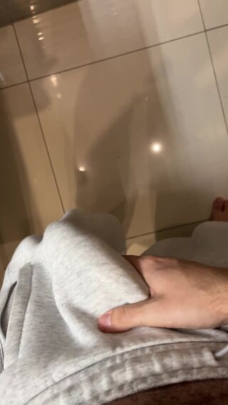 Lubisz szare dresy?