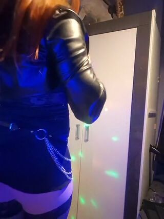 LIVE - 2026-10-28 00:09